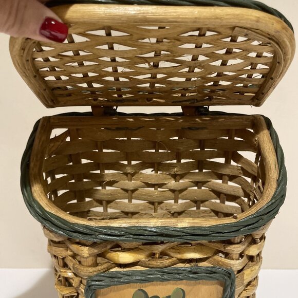 Vintage Woven Wicker Hanging Wall Pocket Basket Americana Forest Cottagecore - Picture 4 of 13